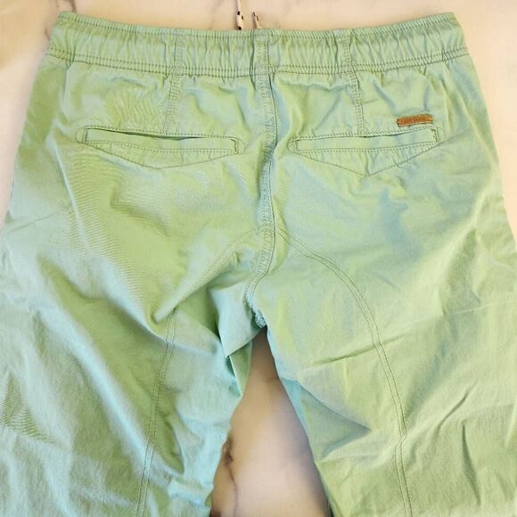 EDC slim fit women's size 30 pull on mint green Bermuda long shorts European - Picture 5 of 6